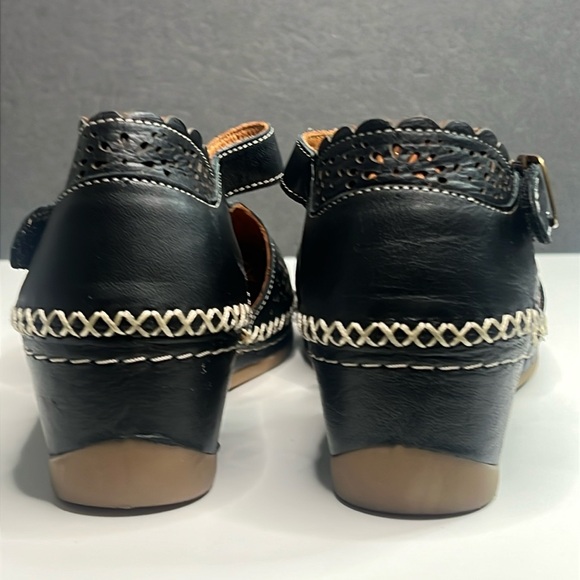 Spring Step Shoes Women's Size 7.5 Black Airy Roxela T-Strap Embroidery Sandals - Picture 7 of 12